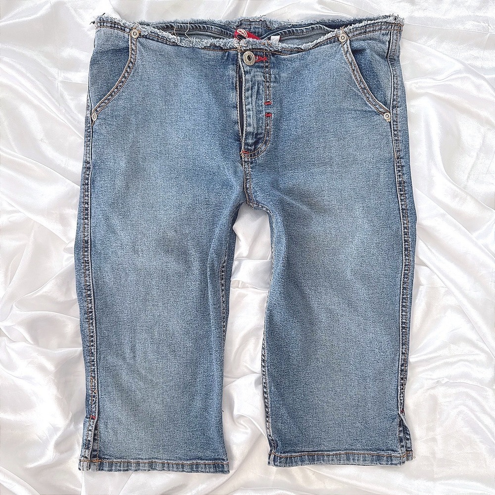 Vintage Ecko Red Denim Capris Medium Wash Red Stitching Y2K Streetwear Size 7